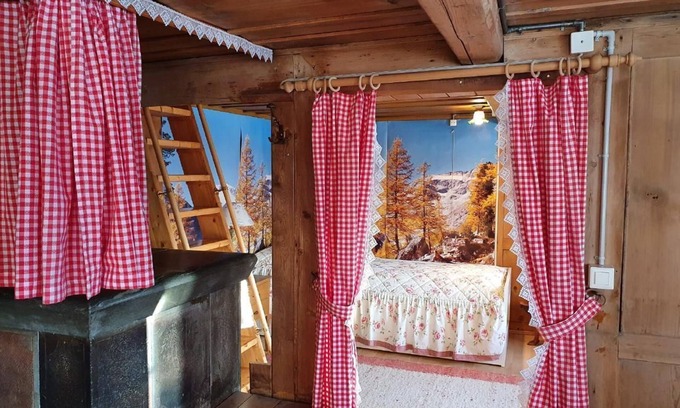 Buerglen Ski Chalet | Holiday home Musikheim