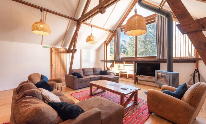 Urdos House | Holiday Home 'Confortable 14 Voyageurs' with Wi-Fi