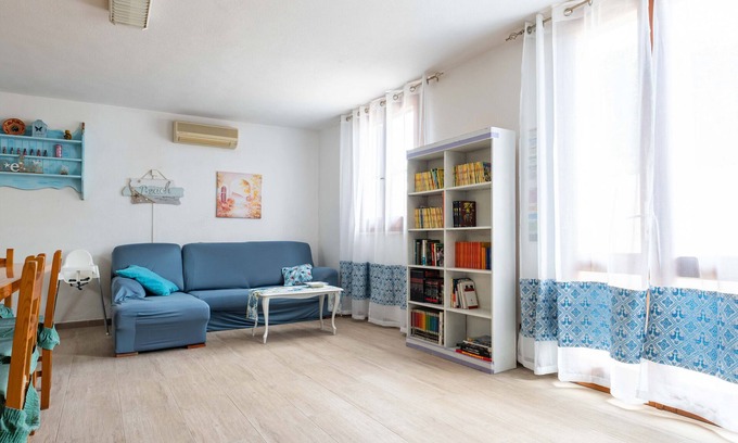 Solanas House | Holiday Home 'Elena’s Maison' with Mountain View, Private Garden and Air Conditioning