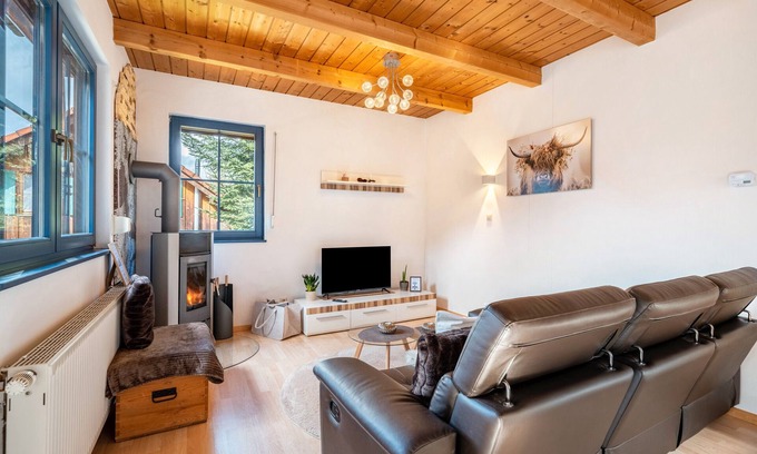 Hornberg House | Holiday Home 'Elisabeth' with Barrel Sauna and Private Garden