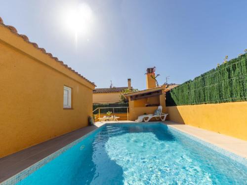 Riumar House | Holiday Home Ernestina by Interhome
