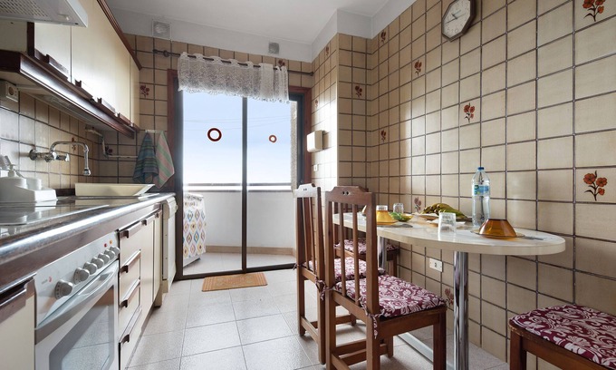 El Guincho Apartment | Holiday Home 'Piso en Icod de los Vinos' with Sea View, Balconies & Wi-Fi