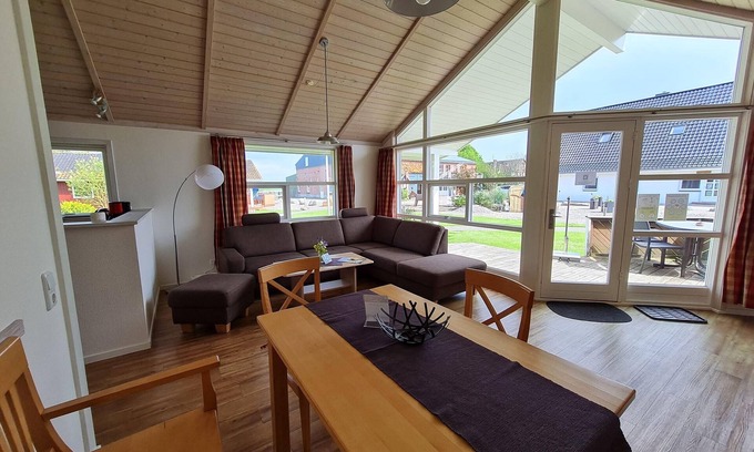 Presen House | Holiday home Ferienhaus Linde