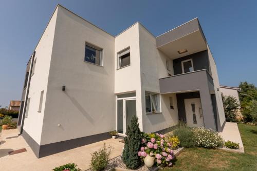 Galizana Villa | Holiday home Galižana