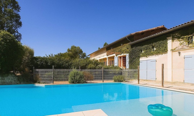 Vignaux House | Holiday Home 'Grand Gîte De Gascogne' with Private Pool, Shared Terrace and Wi-Fi
