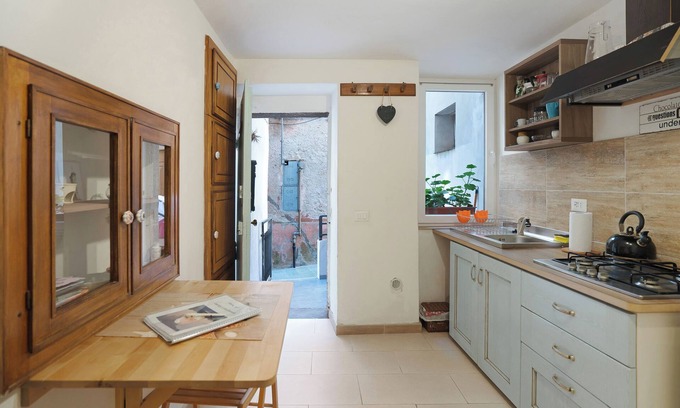 Pitelli House | Holiday Home Hemingway's Shelter with Terrace & Wi-Fi