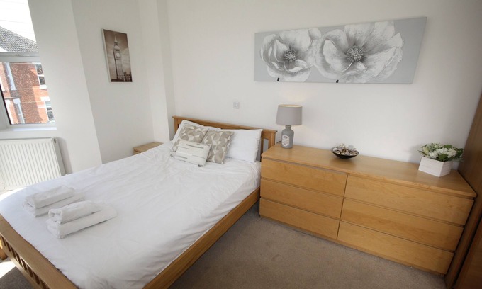 Bournemouth House | Holiday home hot tub and sauna