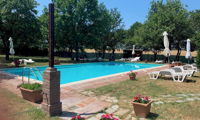 Castiglione del Lago House | Holiday Home "Il Forcone" with Shared Pool & Wi-Fi
