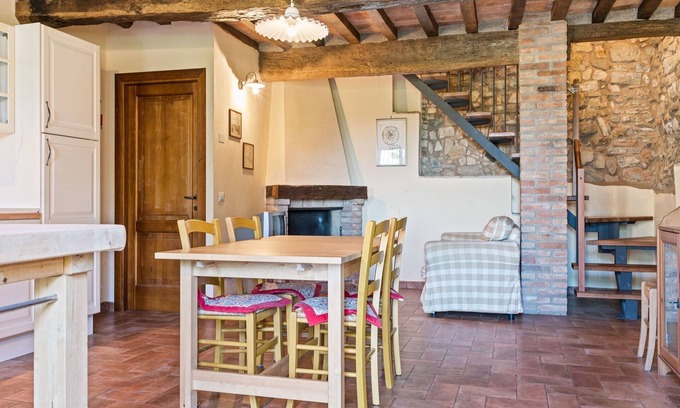 Ca' de' Grimaldi House | Holiday Home in Ca' De' Grimaldi with Garden