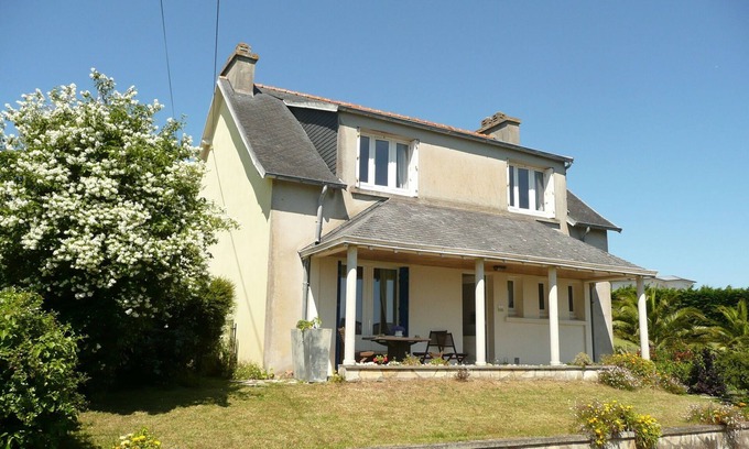 Camaret-sur-Mer House | Holiday Home in Camaret near Sandy Beaches