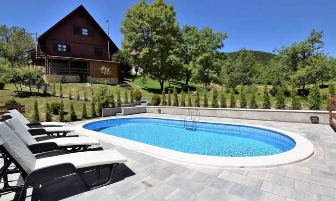 Brod Moravice House | Holiday Home in Gorski Kotar with Pool