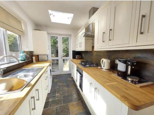 Kidderminster House | Holiday Home in Kidderminster