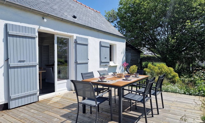 Locquirec House | Holiday Home in Locquirec near Sandy Beaches