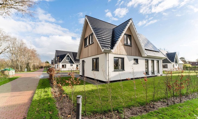 De Koog House | Holiday Home in De Koog with Sauna