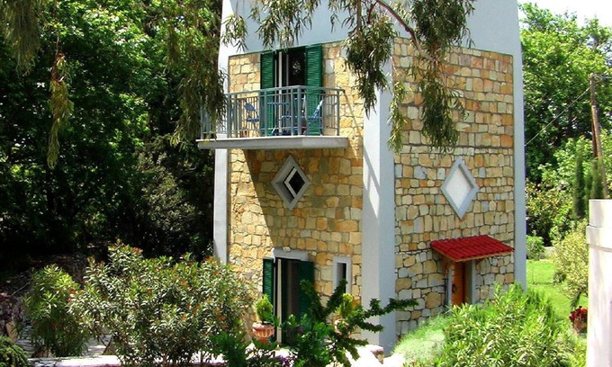 Dorida House | Holiday home in Paralia Sergoulas with small balcony