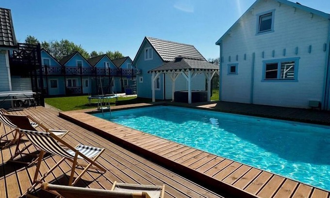 Rewal House | Holiday Home in Pobierowo near Beach