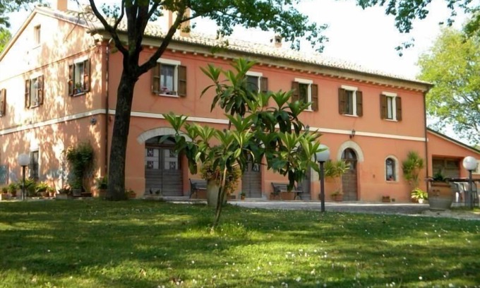 Serrungarina House | Holiday home in the area between the sea and the hills