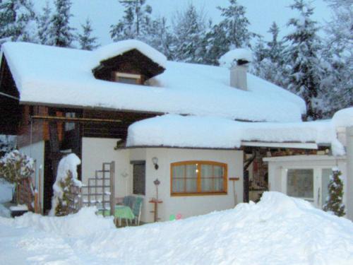 Trabenig House | Holiday home in Wernberg with pool and sauna
