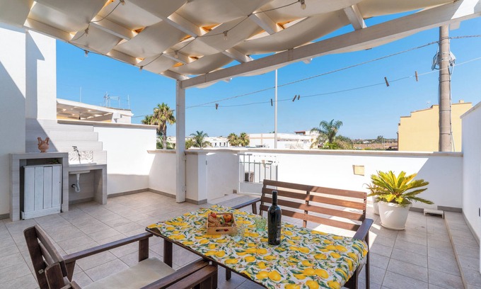 Torre San Giovanni House | Holiday Home 'Donasand torre San Giovanni' with Private Terrace and Balcony