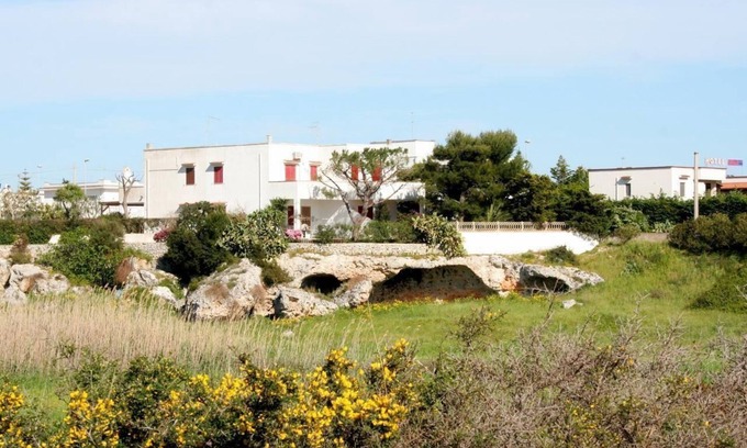 Torre Santa Sabina House | Holiday home in Torre Santa Sabina with garden