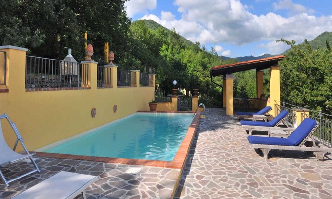 Gattaia House | Holiday home with panoramic views and pool