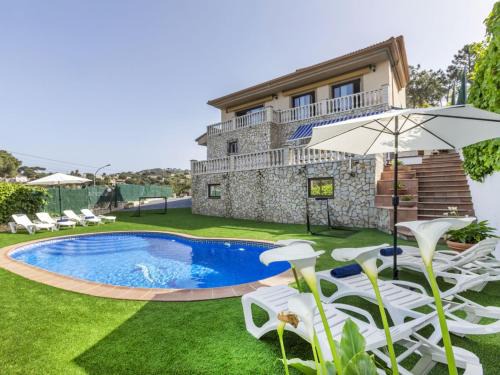 Lloret Blau House | Holiday Home La Barca by Interhome
