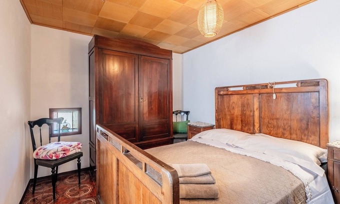 Montefegatesi House | Holiday Home 'La Casina Di Nonno Loriano' with Wi-Fi