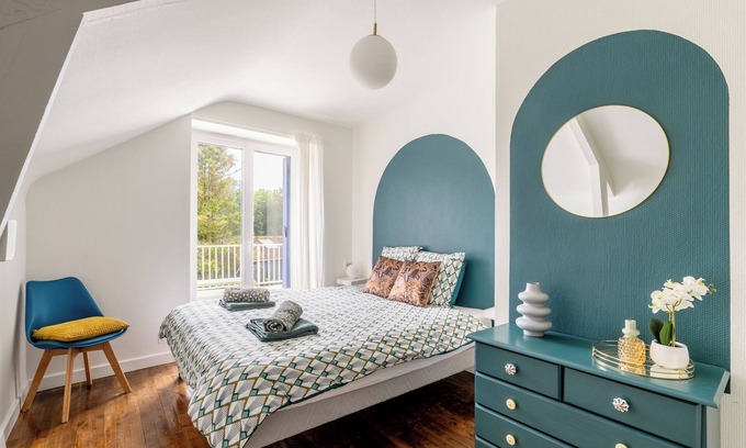 Saint-Vran House | Holiday Home 'La Maison Des Chevaux' with Private Terrace and Private Garden