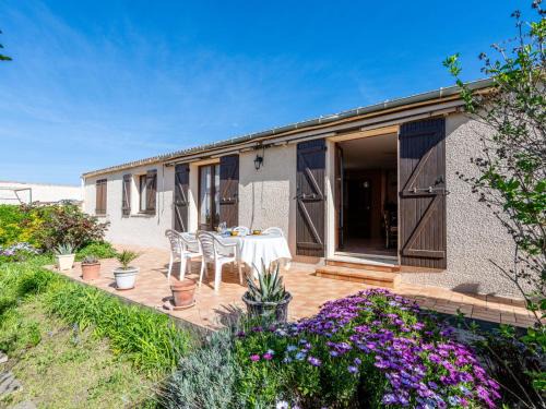 Armissan House | Holiday Home La maison du carignan by Interhome
