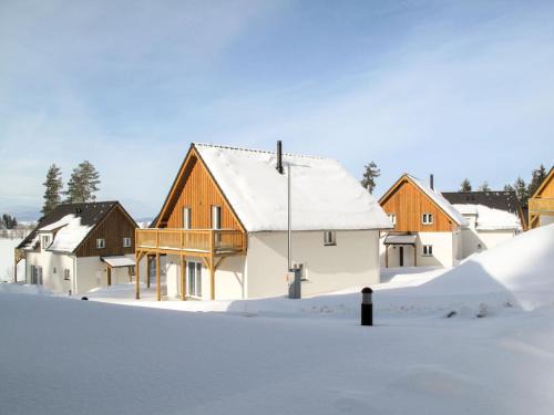 Lojzova Paseka House | Holiday Home Lakeside Village 13 - - sauna by Interhome