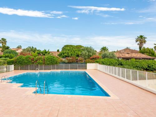 La Rouviere House | Holiday Home Le Green Village-6 by Interhome