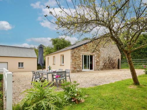 Le Vretot House | Holiday Home Le Lanchon by Interhome