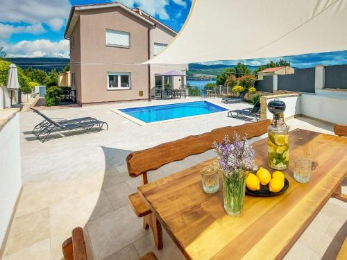 Pridraga House | Holiday Home Lucija by Interhome