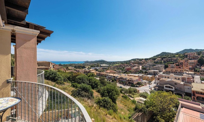 Villasimius House | Holiday Home 'Luxury Apartment Simius' with Sea View, Balconies and Wi-Fi