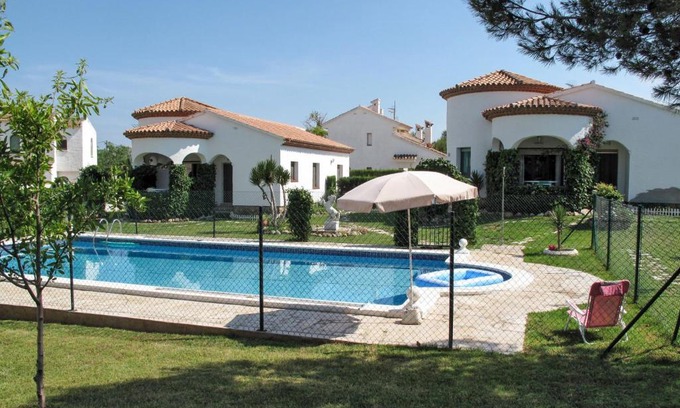 Miami Platja House | Holiday Home Melina - MPL385 by Interhome