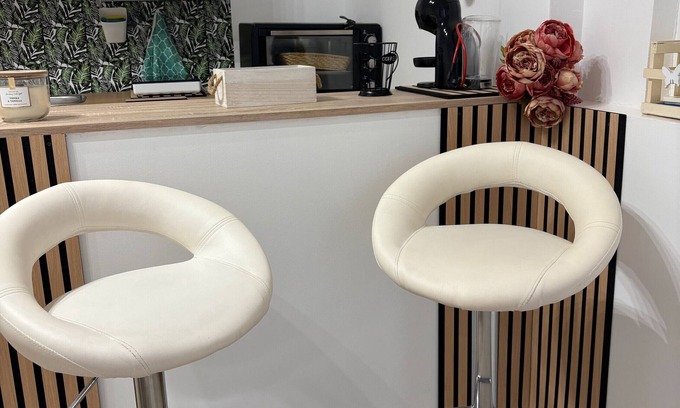 Municipio 4 House | Holiday Home 'Miro’ House' with Wi-Fi and Air Conditioning