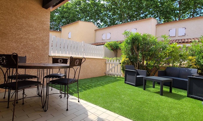 Cap d'Agde Cabin | Holiday home near the beach
