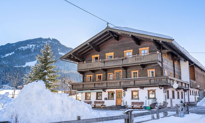 Feuring Apartment | Holiday home on a former stables