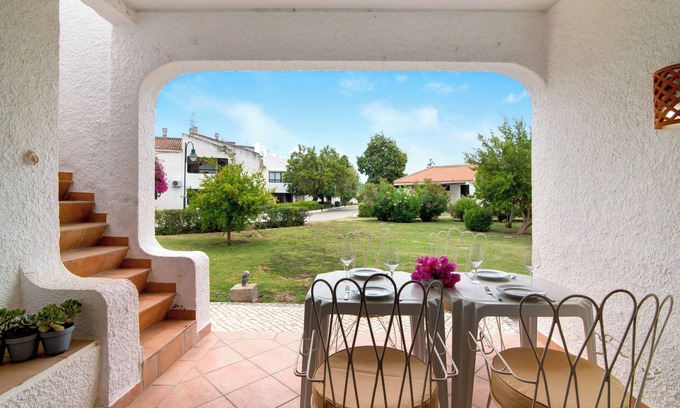 Santa Luzia House | Holiday Home 'Pedras Del Rei Ll' with Shared Pool, Wi-Fi and Air Conditioning