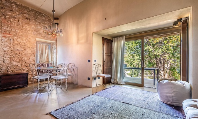 Manciano House | Holiday Home "Retreatloft in Manciano" with Private Terrace & Wi-Fi