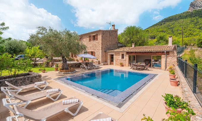 Alaro House | Holiday Home 'Sa Sort' with Mountain View, Wi-Fi and Air Conditioning
