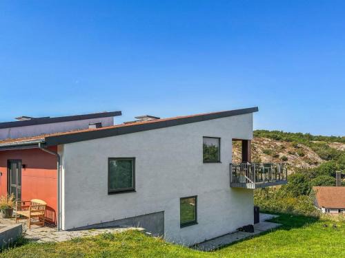 Sandvig House | Holiday Home Sasser - 450m from the sea by Interhome