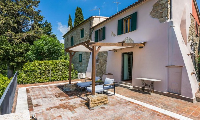 Santa Luce House | Holiday Home Templari by Interhome