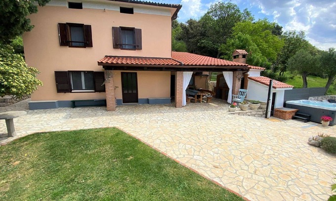 Supetarska Draga House | Holiday home Vintage with Jacuzzi