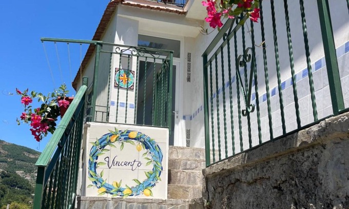 Pucara House | Holiday Home 'Vincanto Maiori Amalfi Coast' with Mountain View, Wi-Fi and Air Conditioning