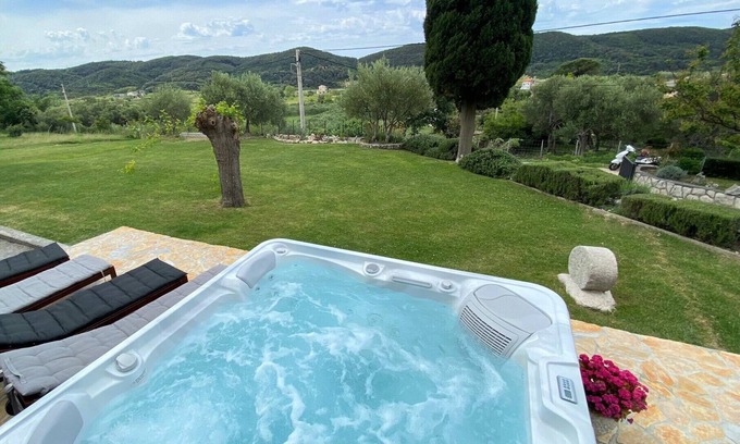 Supetarska Draga Villa | Holiday Home Vintage by Villas Guide
