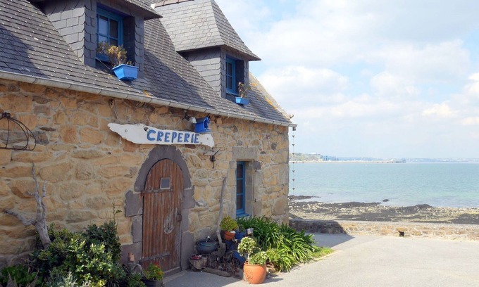 Crozon House | Holiday home with fantastic sea views on the Crozon Peninsula