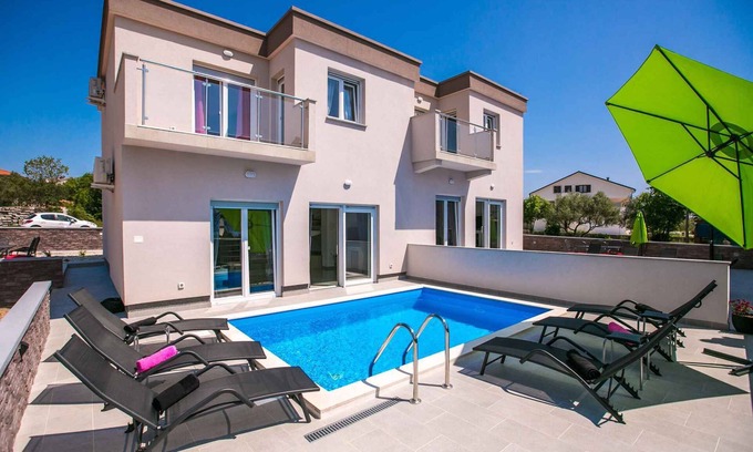 Skrbcici House | Holiday home with pool and air conditioning