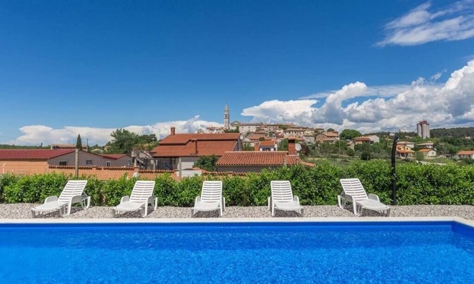 Strpacici House | Holiday Home with pool in Višnjan