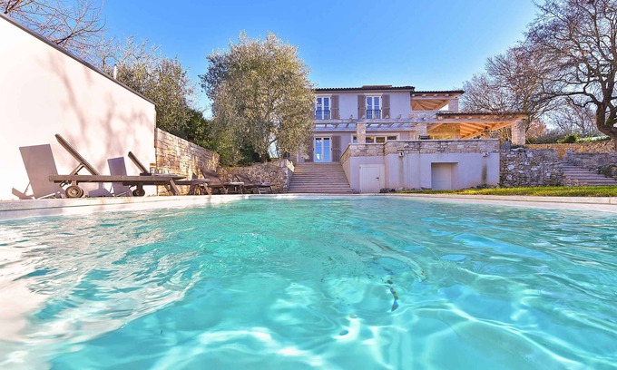 Rakovci House | Holiday home with terrace and pool